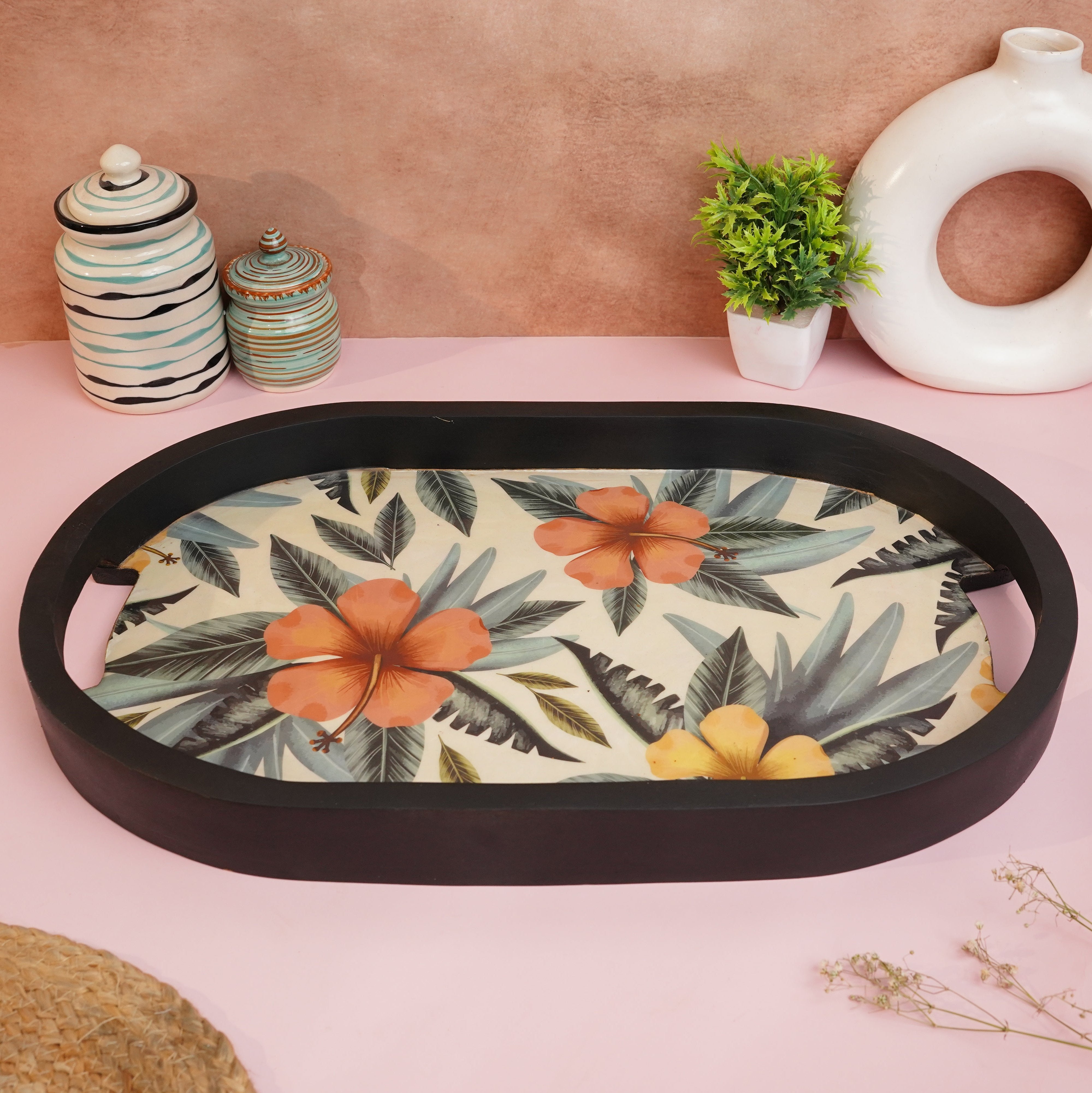 Linden Decor's RIGA Wooden Tray - Black